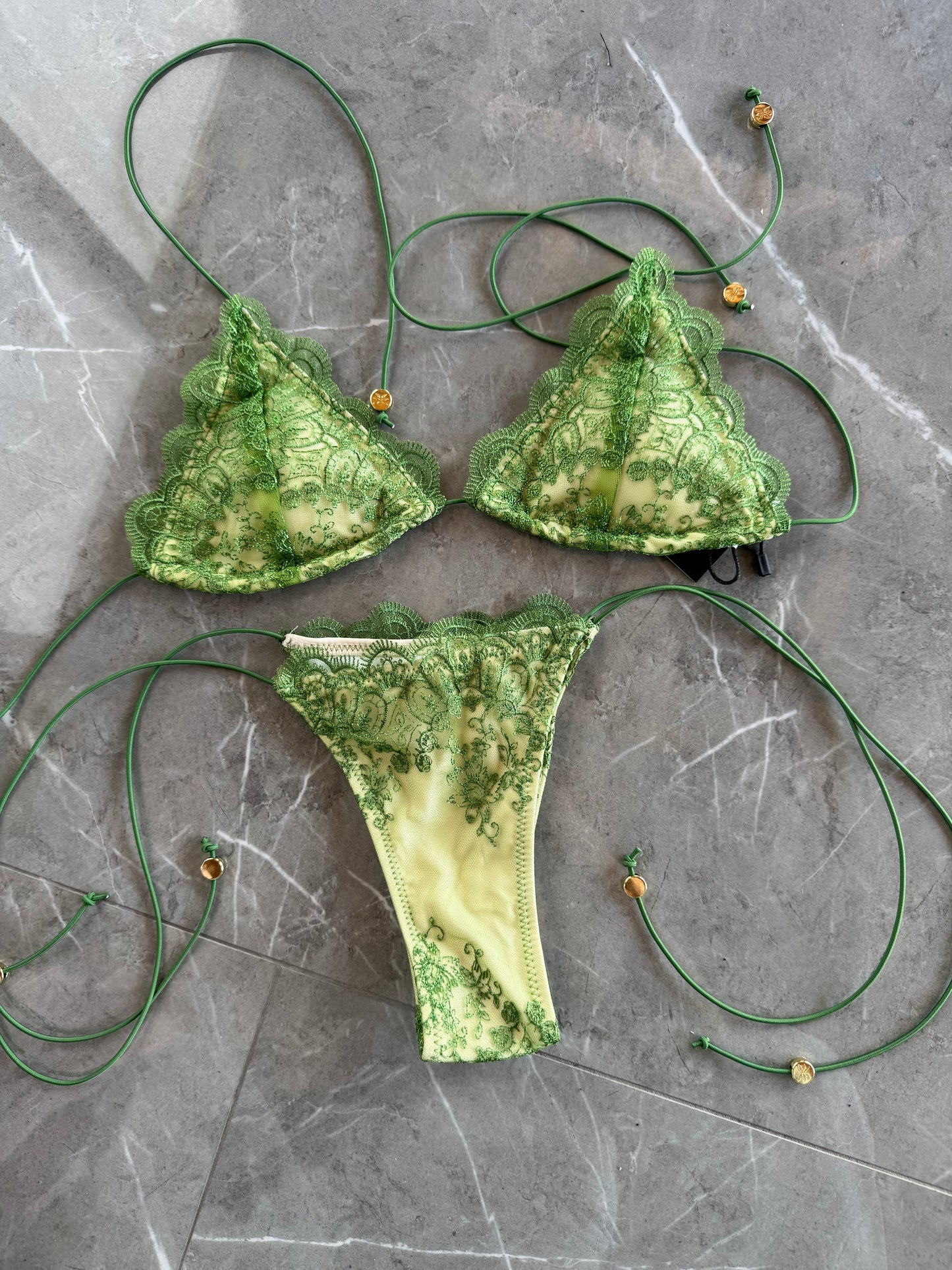COSTUME MISS