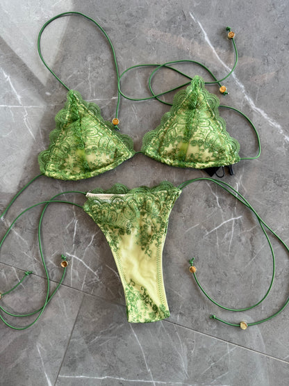COSTUME MISS
