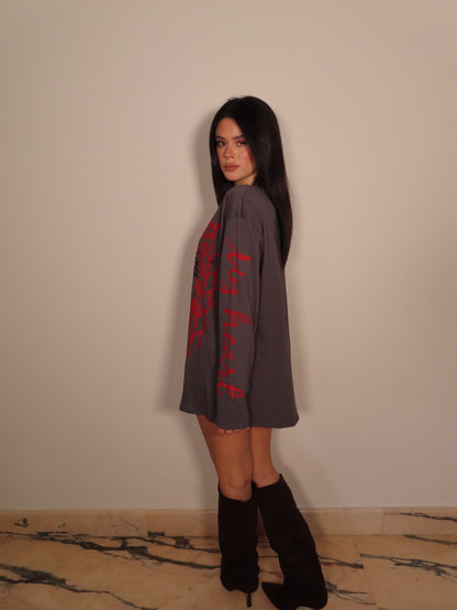 T-SHIRT CUORE grigio scuro