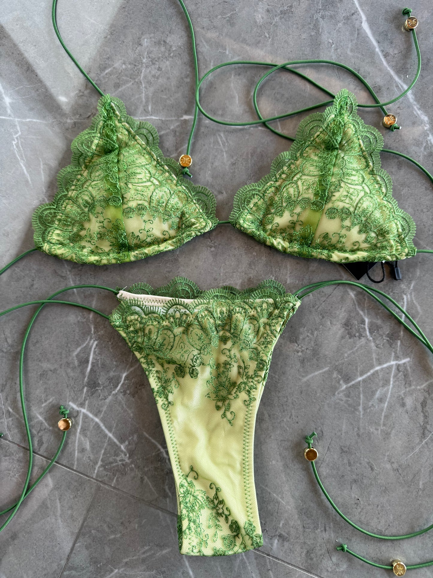 COSTUME MISS